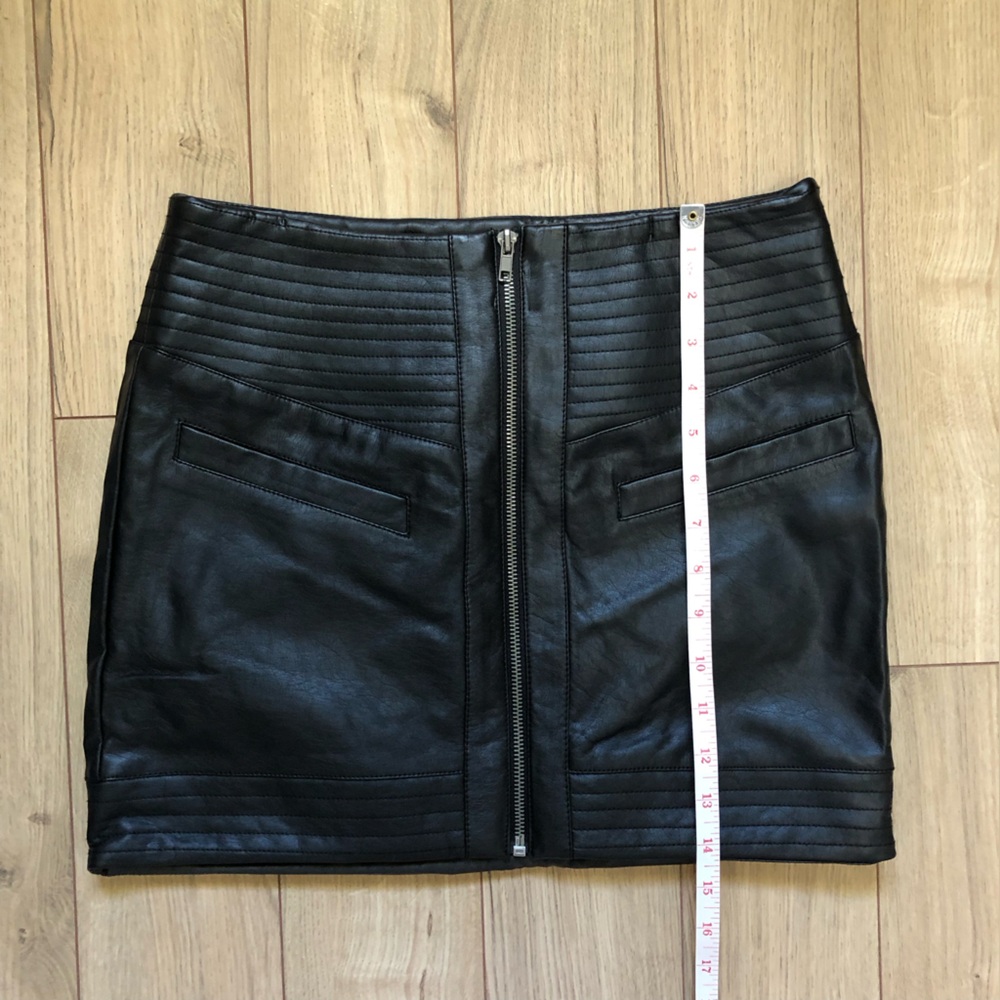 Women’s Jack by BB Dakota Black Ribbed Mini Pencil Skirt size 2 - Picture 9 of 12